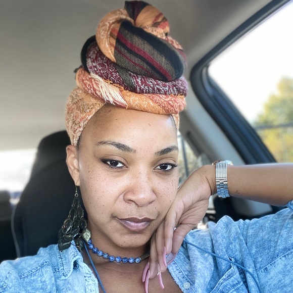 Meet your Posher, Rashonda - Picture 2 of 2